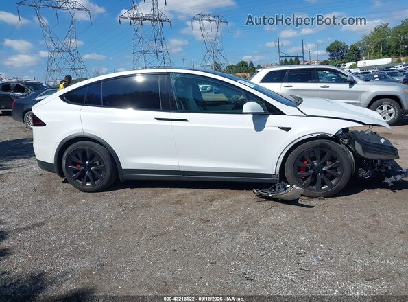 7SAXCBE69PF429215 2023 TESLA MODEL X White Widok wnętrza 360 stopni