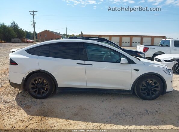 7SAXCDE58NF339943 2022 TESLA MODEL X White Rear interior view
