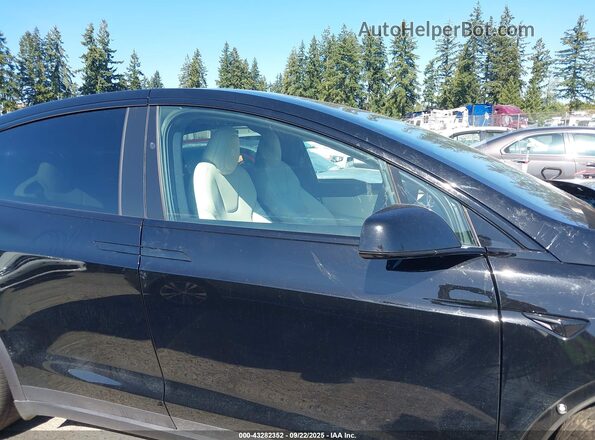 7SAXCDE5XNF358896 2022 TESLA MODEL X Черный Панорамный вид салона 360°