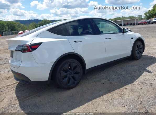 7SAYGAEE2RF118125 2024 TESLA MODEL Y White 