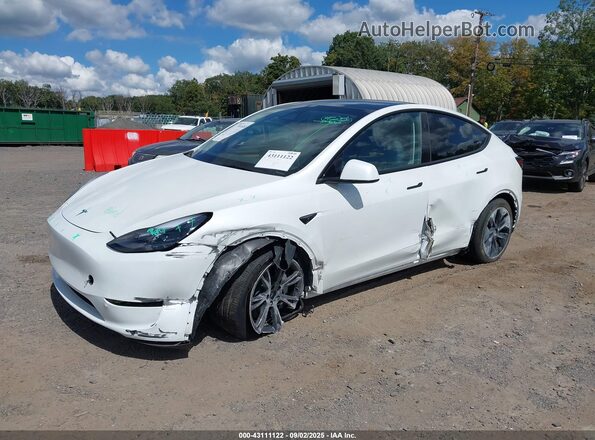 7SAYGAEE2RF118125 2024 TESLA MODEL Y White 