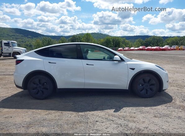 7SAYGAEE2RF118125 2024 TESLA MODEL Y White 