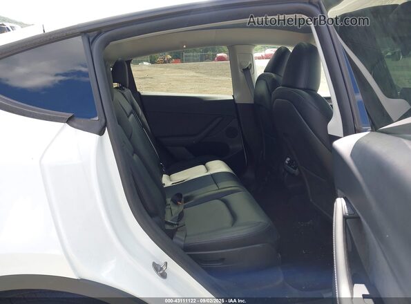 7SAYGAEE2RF118125 2024 TESLA MODEL Y White 