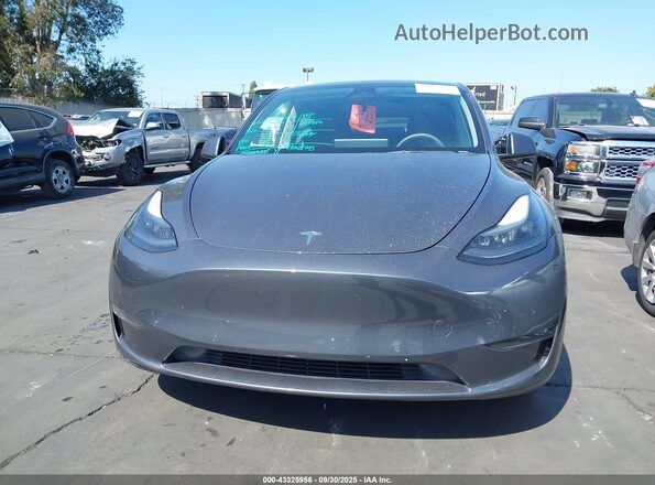 7SAYGAEE7NF550199 2022 TESLA MODEL Y Gray Vista del salpicadero