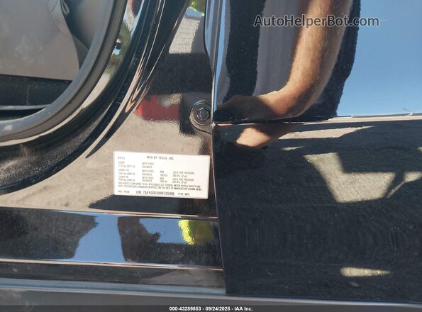 7SAYGDED8RF205908 2024 TESLA MODEL Y Черный Вид подкапотного пространства
