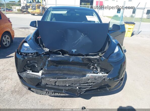 7SAYGDED8RF205908 2024 TESLA MODEL Y Черный Вид спереди