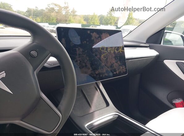 7SAYGDEE1NF329599 2022 TESLA MODEL Y White Հետևի նստատեղերի տեսք