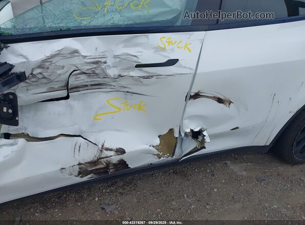 7SAYGDEE1NF329599 2022 TESLA MODEL Y White Շարժիչի բաժամունքի տեսք
