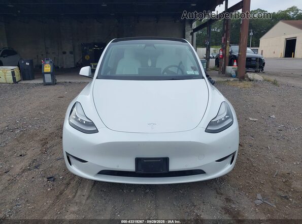 7SAYGDEE1NF329599 2022 TESLA MODEL Y White Առջևի վահանակի տեսք