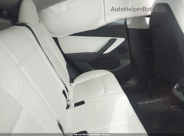 7SAYGDEE1NF329599 2022 TESLA MODEL Y White VIN կոդի պիտակի տեսք