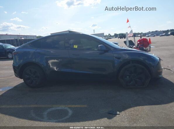 7SAYGDEE2SA361941 2025 TESLA MODEL Y Gray Widok wnętrza 360 stopni