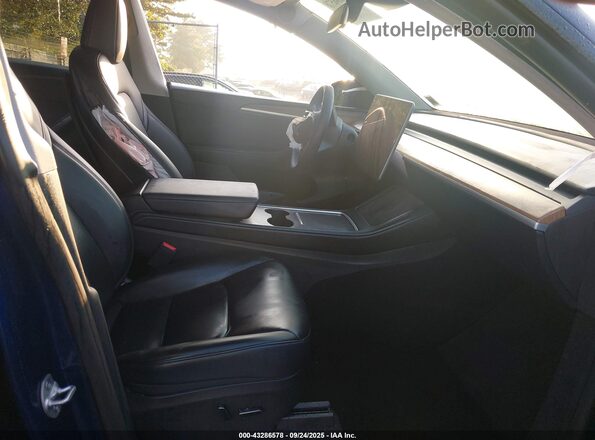 7SAYGDEE3PA123457 2023 TESLA MODEL Y Blue Widok wnętrza z przodu