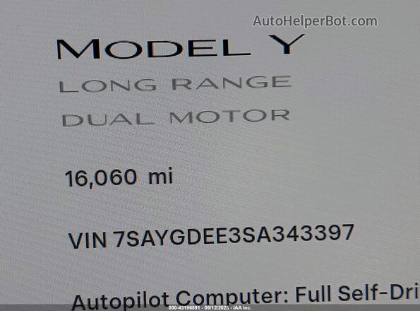 7SAYGDEE3SA343397 2025 TESLA MODEL Y White Rear seats view