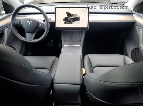 7SAYGDEE3SA352407 2025 TESLA MODEL Black Widok deski rozdzielczej