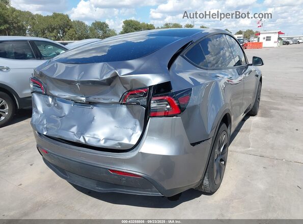 7SAYGDEE5RA333769 2024 TESLA MODEL Y Silver Задня права чверть