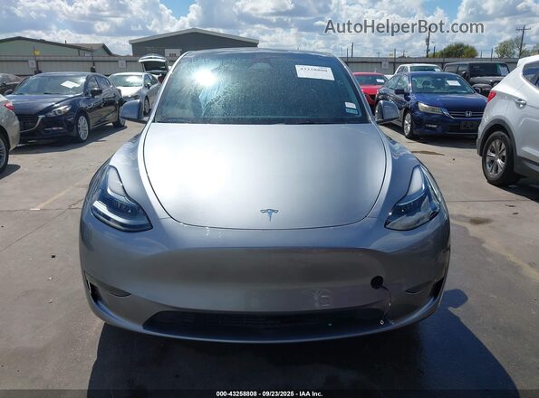 7SAYGDEE5RA333769 2024 TESLA MODEL Y Silver Вид задньої частини салону