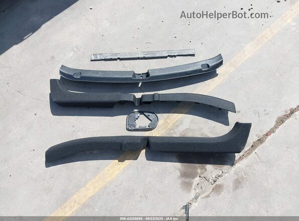 7SAYGDEE5RA333769 2024 TESLA MODEL Y Silver Вид щитка приладів