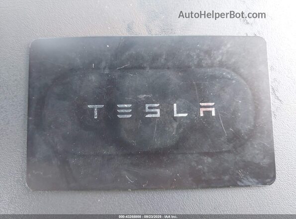 7SAYGDEE5RA333769 2024 TESLA MODEL Y Silver Вид панелі приладів