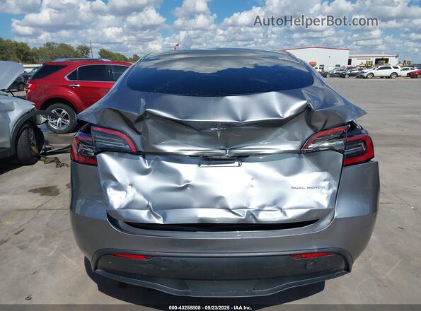 7SAYGDEE5RA333769 2024 TESLA MODEL Y Silver 