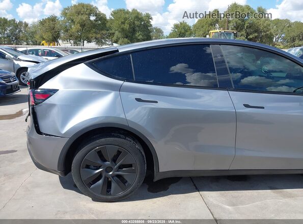 7SAYGDEE5RA333769 2024 TESLA MODEL Y Silver 