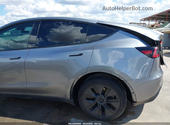 7SAYGDEE5RA333769 2024 TESLA MODEL Y Silver 