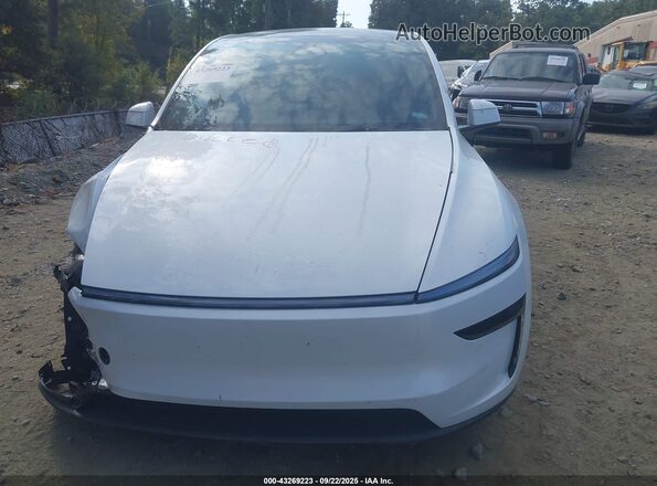 7SAYGDEE7TA449451 2026 TESLA MODEL Y White Vista del salpicadero
