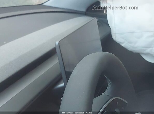 7SAYGDEE7TA449451 2026 TESLA MODEL Y White Vista de los asientos traseros