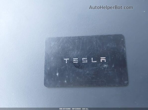 7SAYGDEEXRF044292 2024 TESLA MODEL Y Синий Вид панели приборов