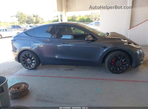 7SAYGDEF1NF463697 2022 TESLA MODEL Y Gray უკანა სალონის ხედი