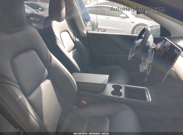 7SAYGDEF4NF403851 2022 TESLA MODEL Y Gray Widok wnętrza z przodu