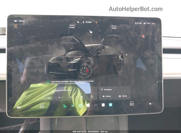 7SAYGDEF4NF403851 2022 TESLA MODEL Y Gray Widok tylnych siedzeń