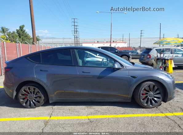 7SAYGDEF5NF544248 2022 TESLA MODEL Y Gray Vista interior trasera