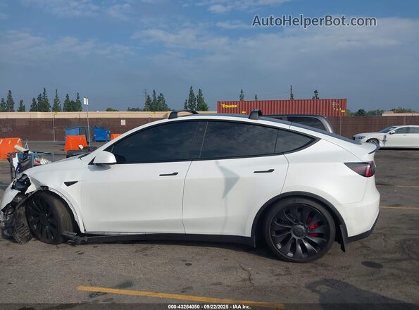 7SAYGDEF6NF538958 2022 TESLA MODEL Y White Вид задньої частини салону