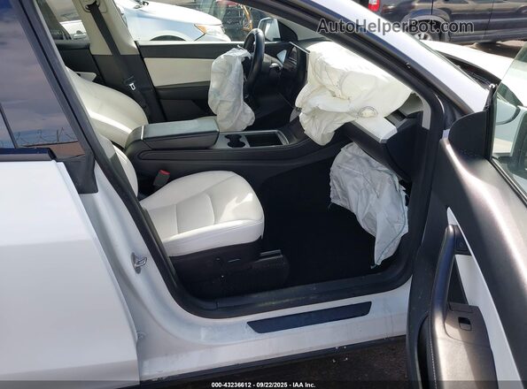 7SAYGDEF7NF398189 2022 TESLA MODEL Y White Вид салону спереду