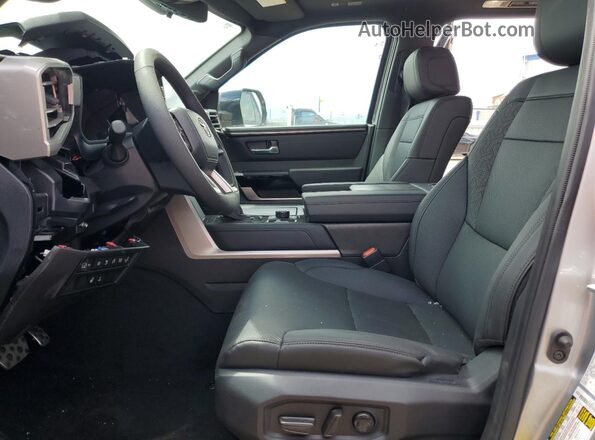 7SVAAABA1SX061385 2025 TOYOTA SEQUOIA Silver Front interior view