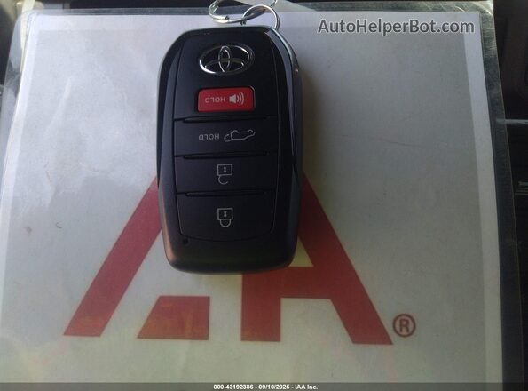 7SVAAABA3SX059380 2025 TOYOTA SEQUOIA White Առջևի վահանակի տեսք