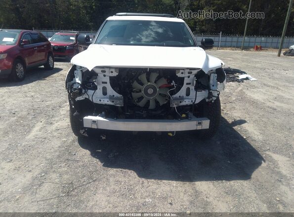 7SVAAABA3SX059380 2025 TOYOTA SEQUOIA White Դիմացի տեսք