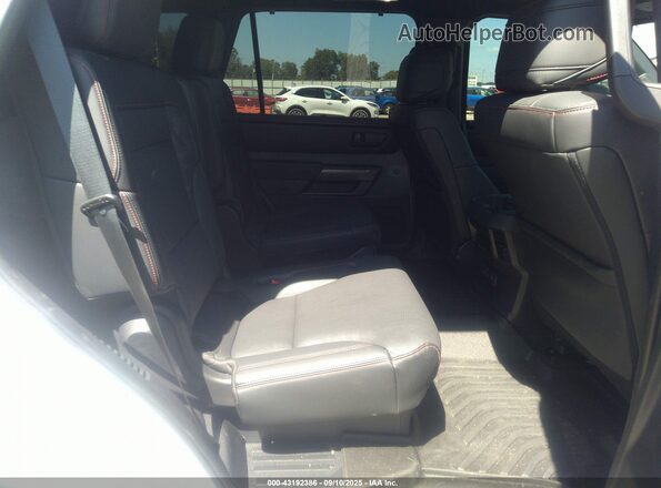 7SVAAABA3SX059380 2025 TOYOTA SEQUOIA White VIN կոդի պիտակի տեսք
