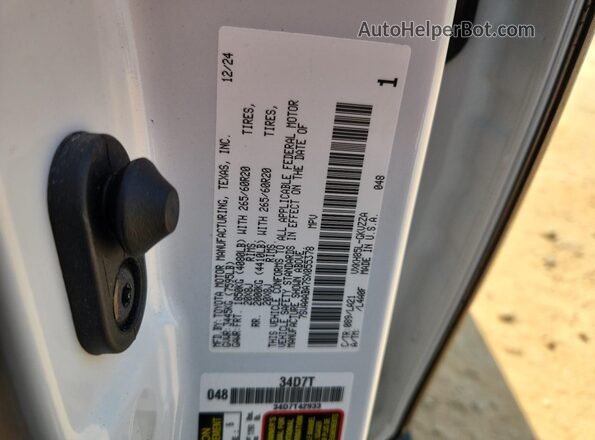 7SVAAABA7SX055378 2025 TOYOTA SEQUOIA White 360 interior view