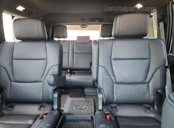 7SVAAABA7SX055378 2025 TOYOTA SEQUOIA White Rear seats view