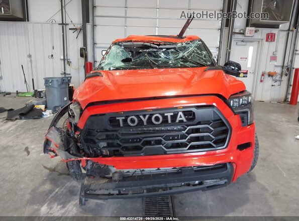 7SVAAABA9PX018405 2023 TOYOTA SEQUOIA Orange წინა პანელის ხედი