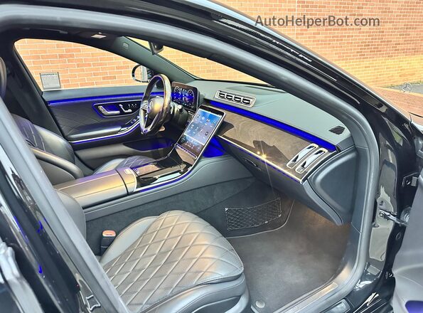 W1K6G7GB1MA056976 2021 MERCEDES-BENZ S Черный Вид салона спереди