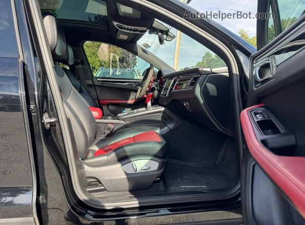 WP1AA2A59JLB03049 2018 PORSCHE MACAN Черный 