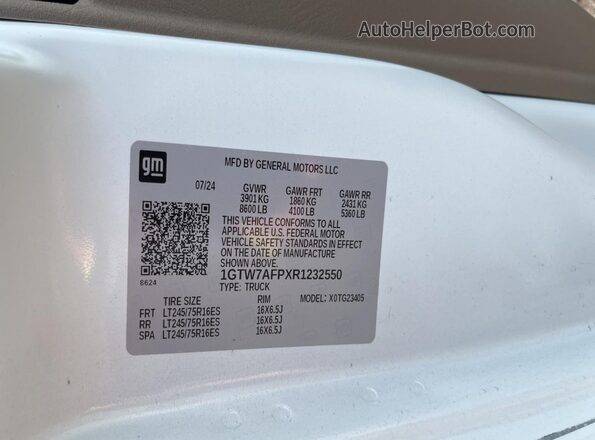 1GTW7AFPXR1232550 2024 GMC SAVANA White Սալոնի հետևի տեսք