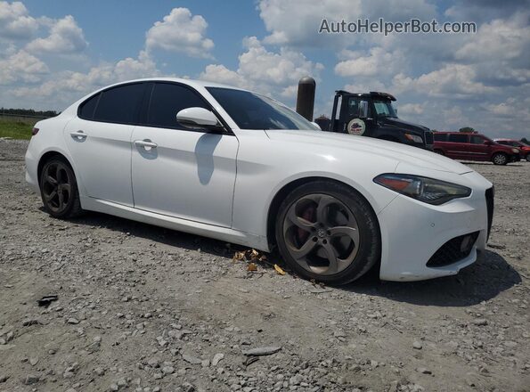 ZARFAECNXH7551976 2017 ALFA ROMEO GIULIA White 