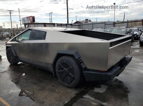7G2CEHED5RA015076 2024 TESLA CYBERTRUCK Gold 