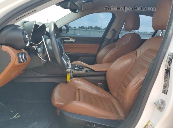 ZARFAECNXH7551976 2017 ALFA ROMEO GIULIA White 