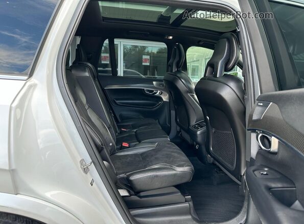 YV4A22PMXJ1205174 2018 VOLVO XC90 White 