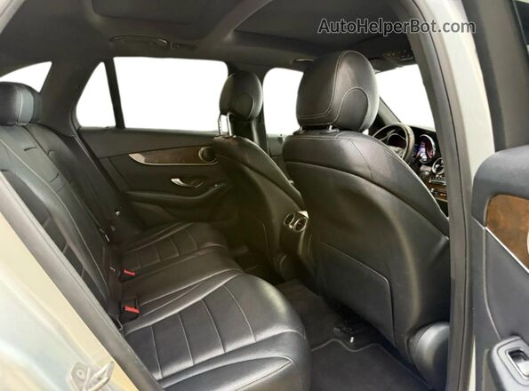 WDC0G4JBXHF137XXX 2017 MERCEDES-BENZ GLC-CLASS Silver 