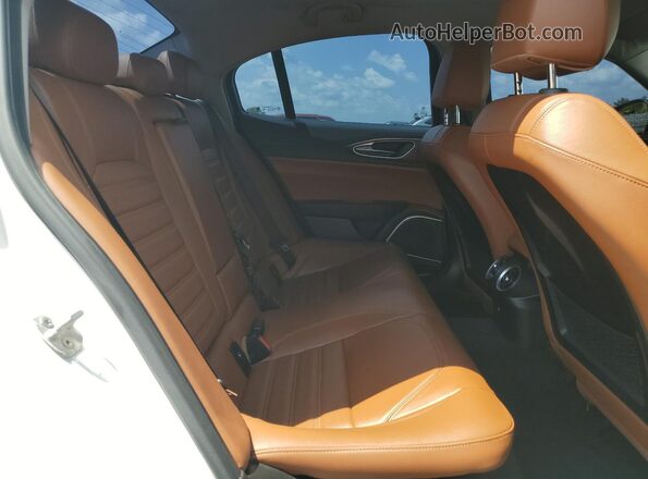 ZARFAECNXH7551976 2017 ALFA ROMEO GIULIA White 